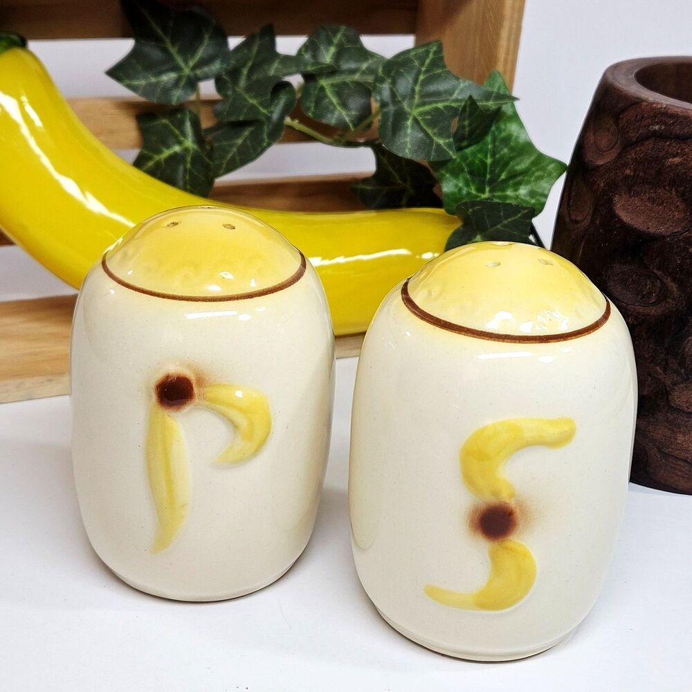 Vtg Hull Ceramic Yellow Daisy Sunflower Petals / Banana Salt & Pepper Shaker Set